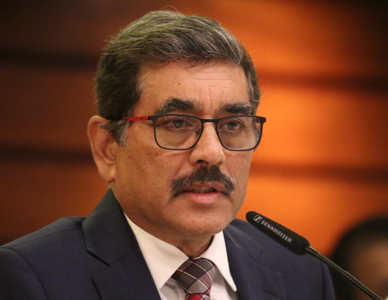 ලක්ෂ 25ක මාසික වැටුපක් ලැබෙන කතාව අසත්යක් – මහ බැංකු අධිපති