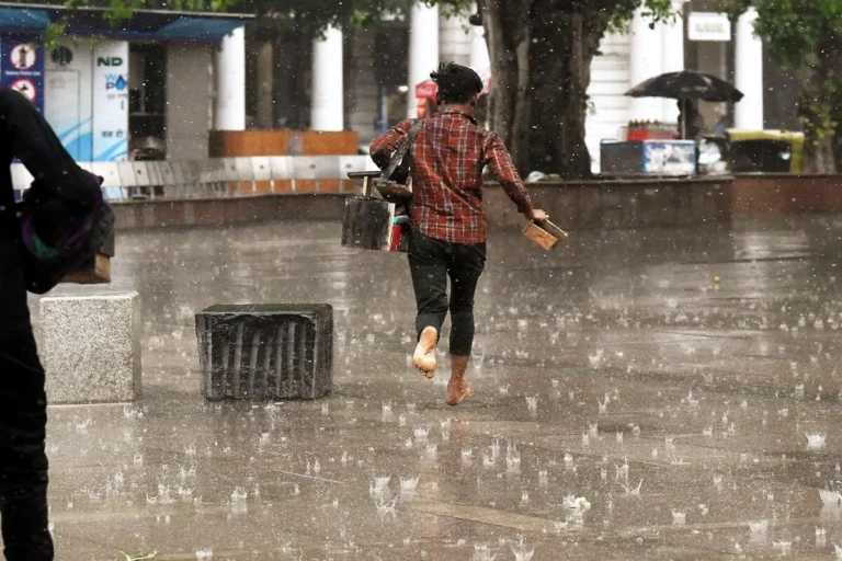 අද එළියට යන්න කළින් බලන්න
