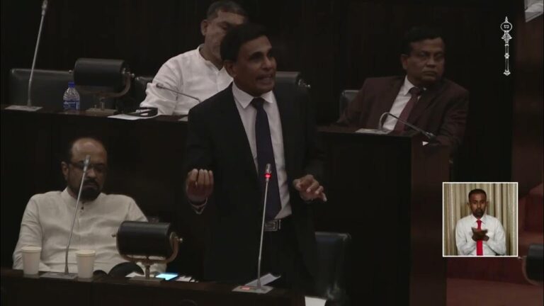 අකුරේගොඩ ද්විත්ව ඝාතනය ගැන මහජන ආරක්ෂක ඇමතිගෙන් ප්රකාශයක්