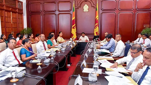 දිට්වා සුළි කුණාටුවෙන් මව්පියන් අහිමු වූ දරුවන්ට ලබාදෙන දීමනාව කඩිනම් කරන ලෙස ජනපතිගෙන් උපදෙස්